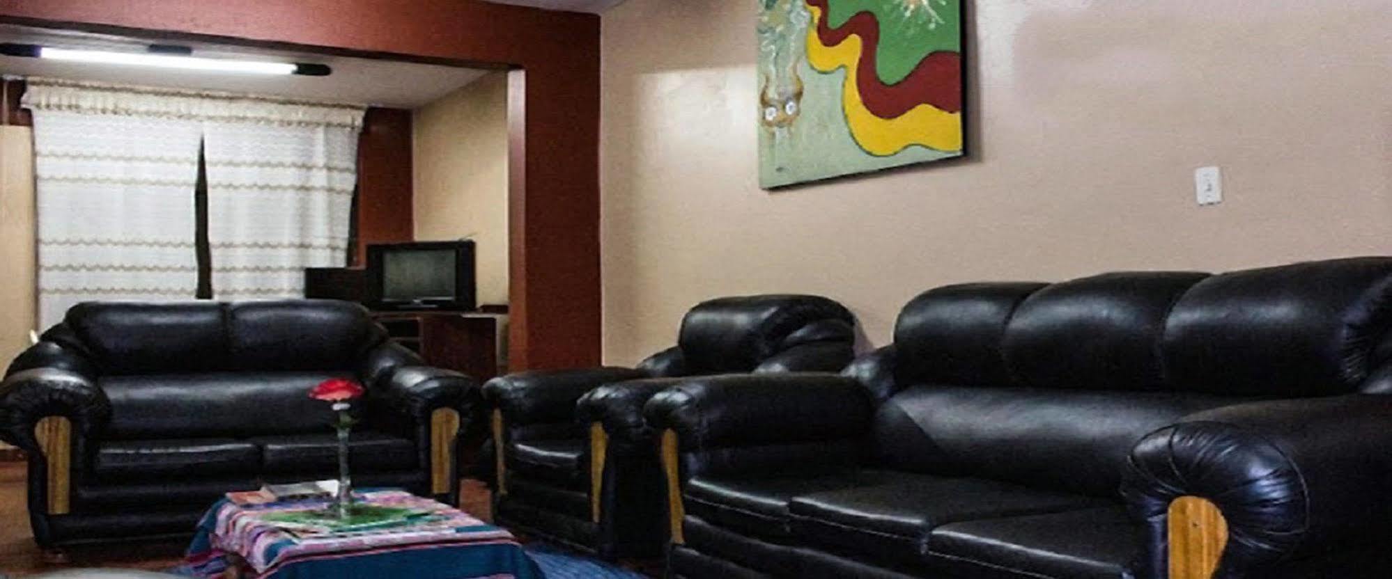 פונו Pacha Hostel מראה חיצוני תמונה